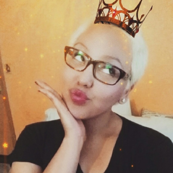 Meet your Posher, Mira - Picture 1 of 1